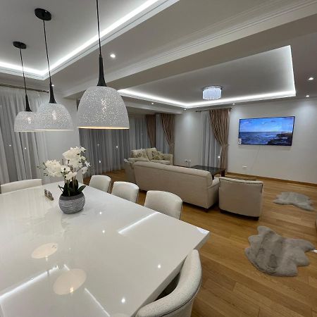 Sunny House Villa Suceava Luaran gambar