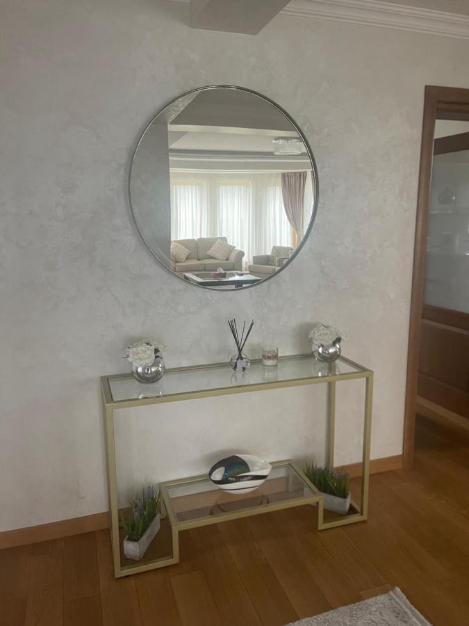 Sunny House Villa Suceava Luaran gambar